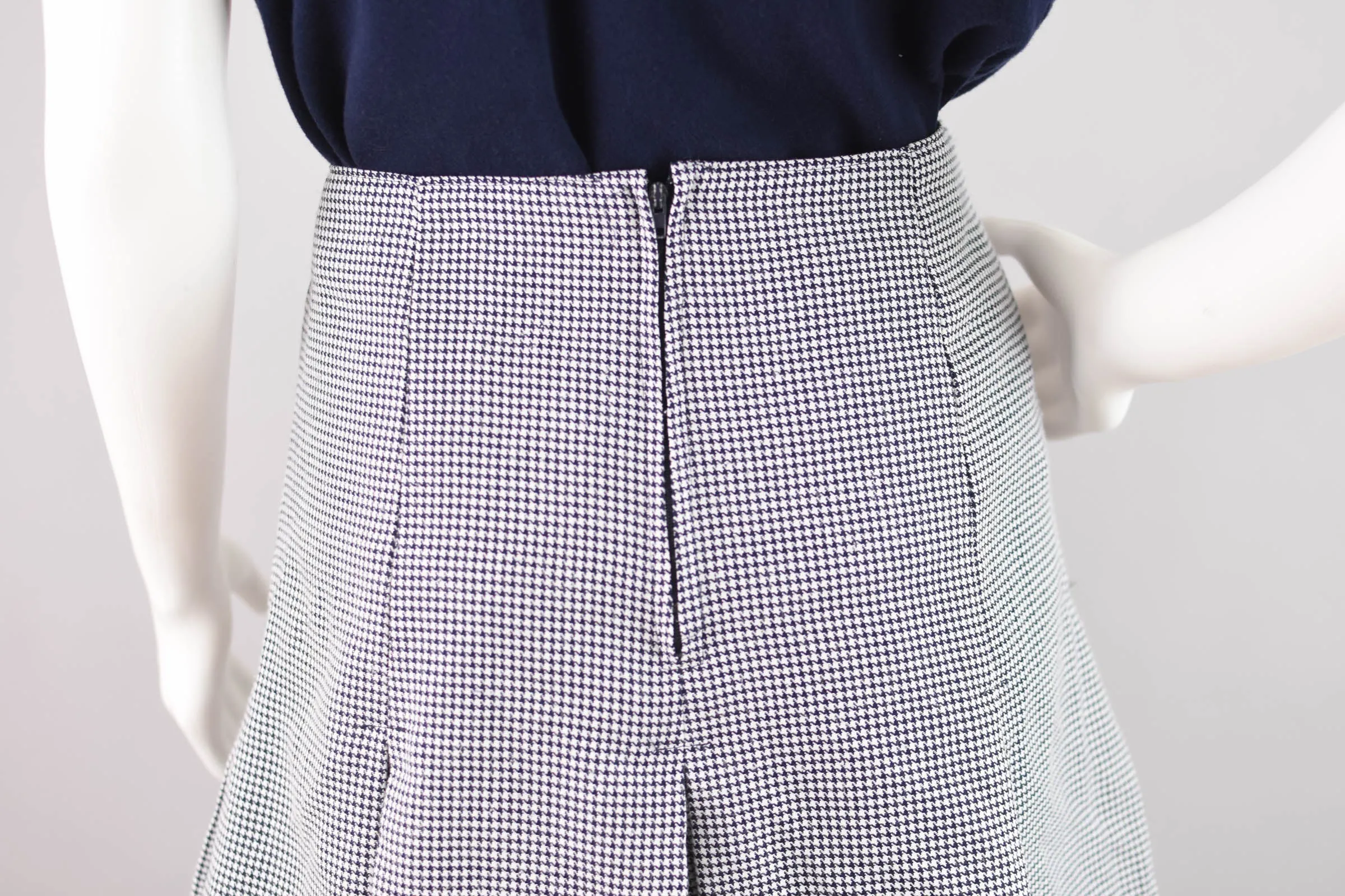 90s High Waisted Pleated Plaid Navy Blue Mini Skirt, 28" Waist