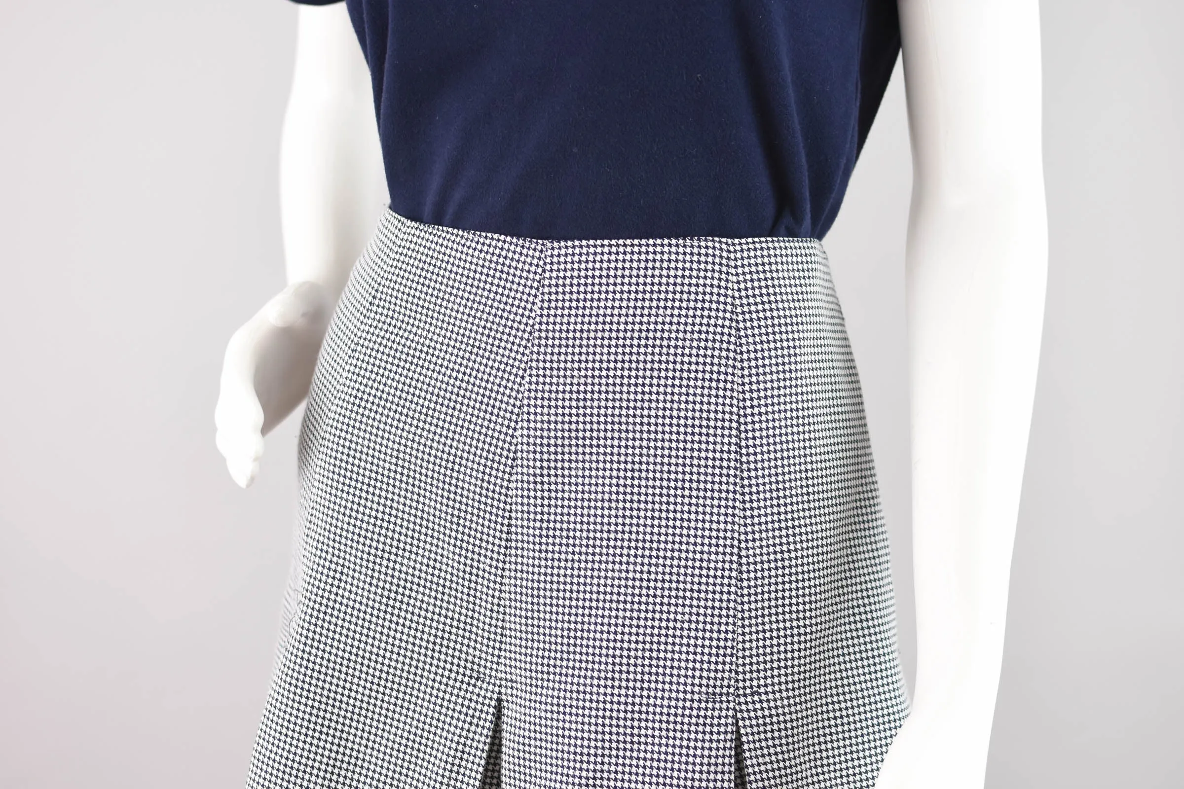 90s High Waisted Pleated Plaid Navy Blue Mini Skirt, 28" Waist