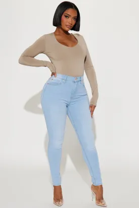 Ava Stretch Skinny Jeans - Light Wash