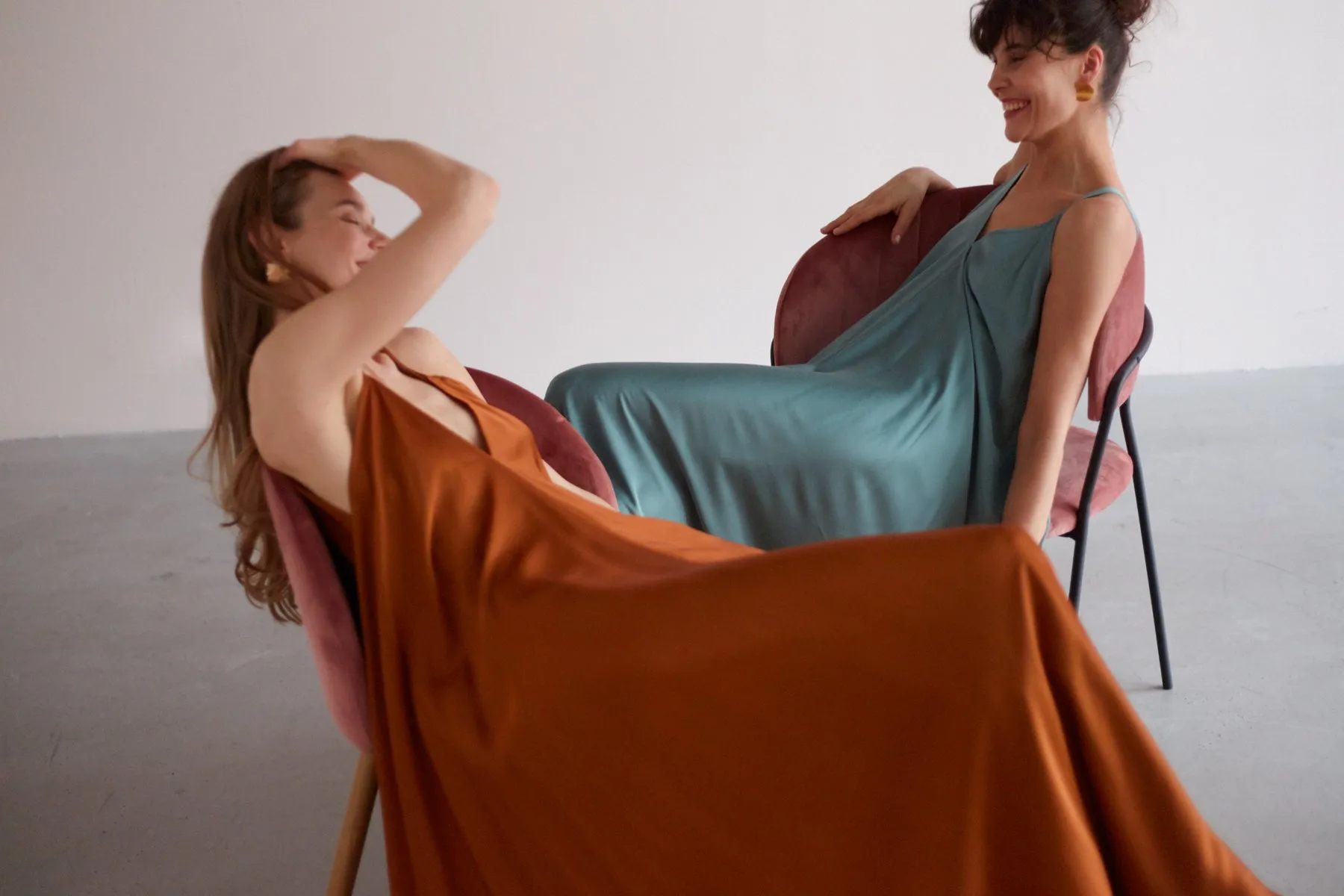 MALIA fluttering maxi dress in bronze