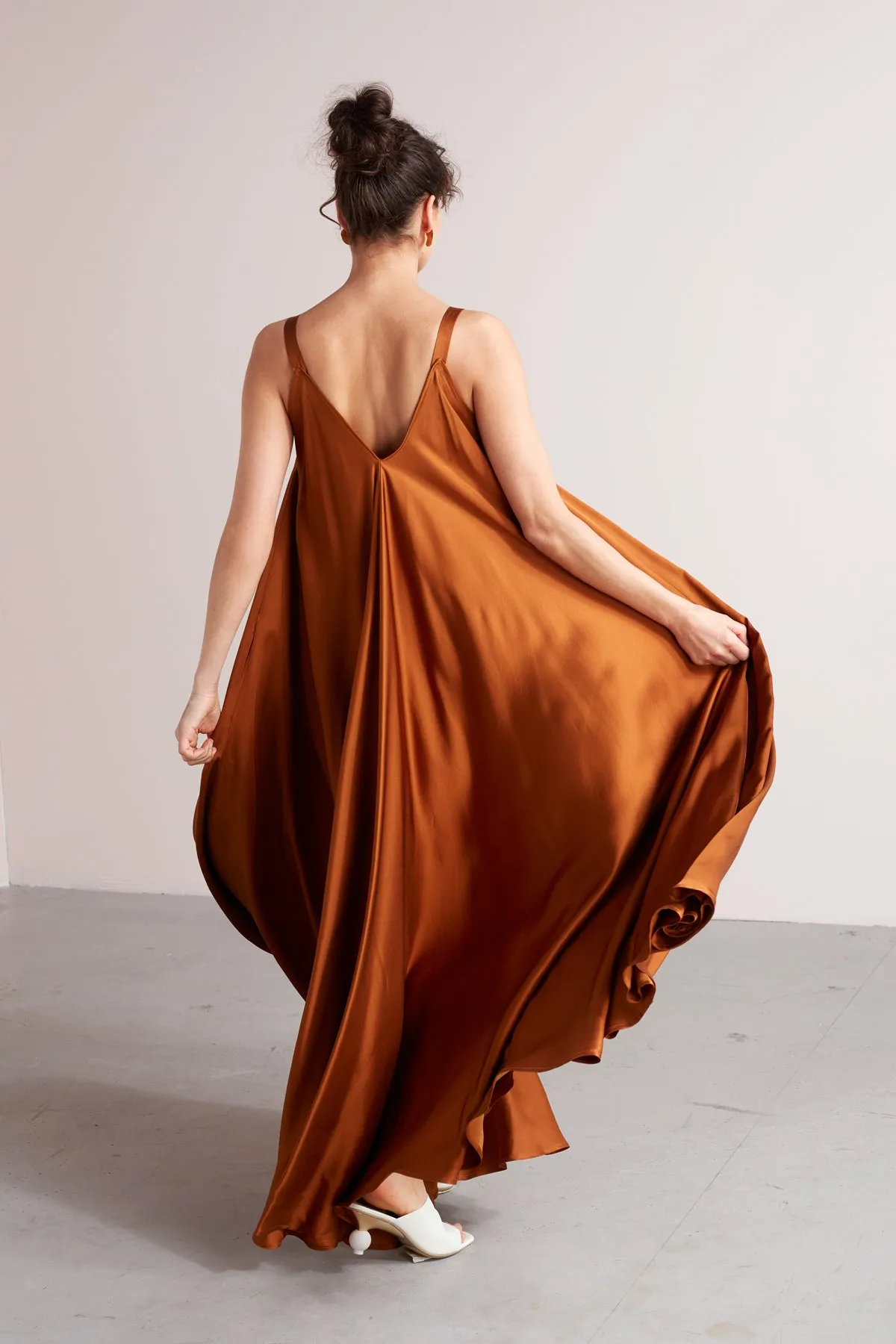 MALIA fluttering maxi dress in bronze