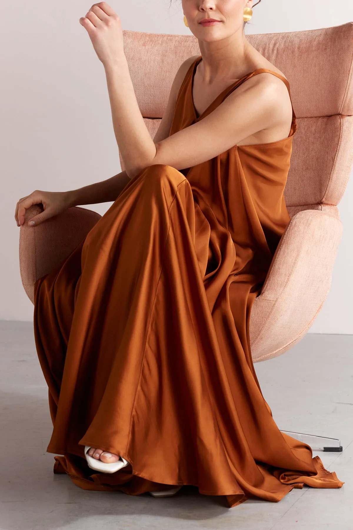 MALIA fluttering maxi dress in bronze