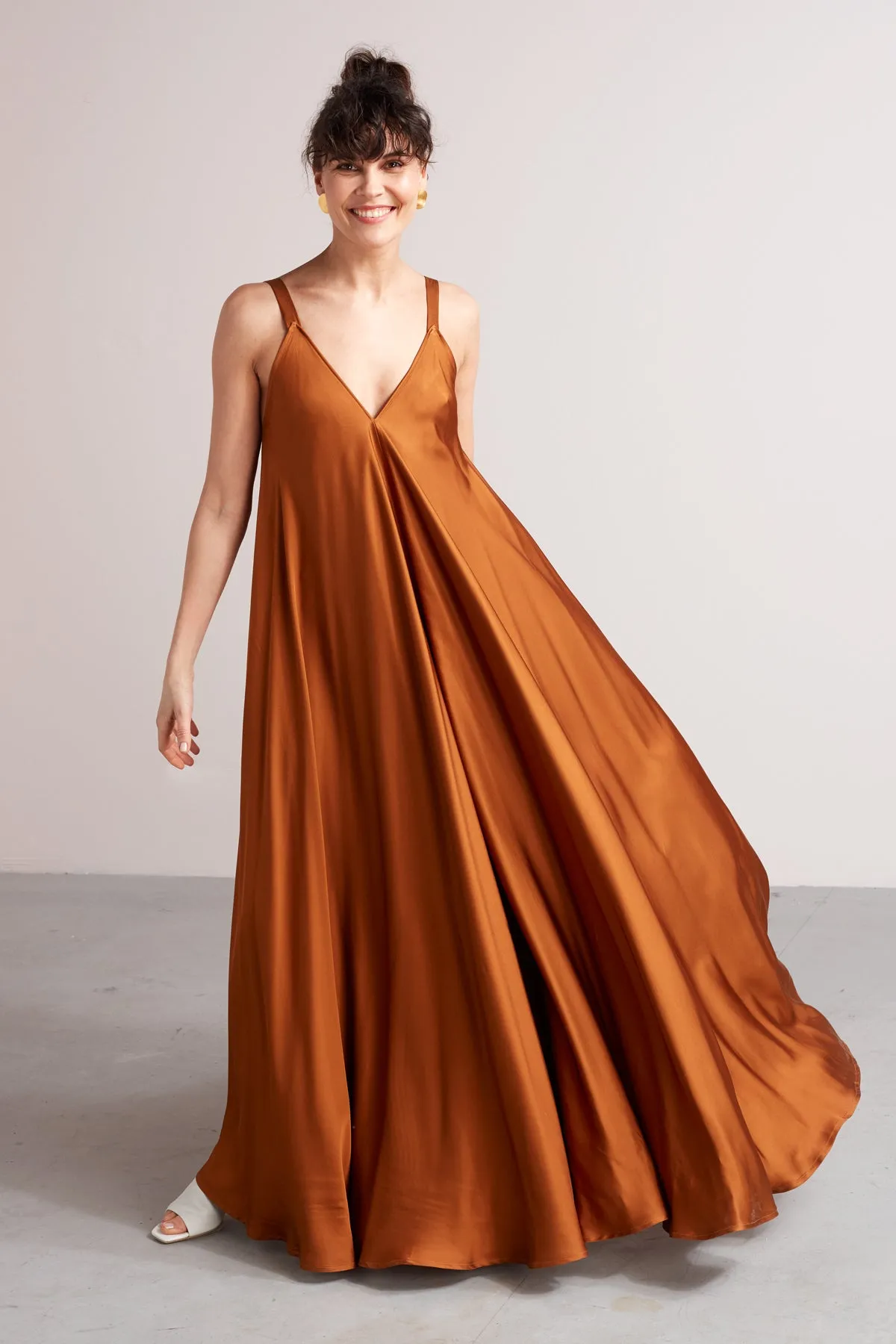 MALIA fluttering maxi dress in bronze