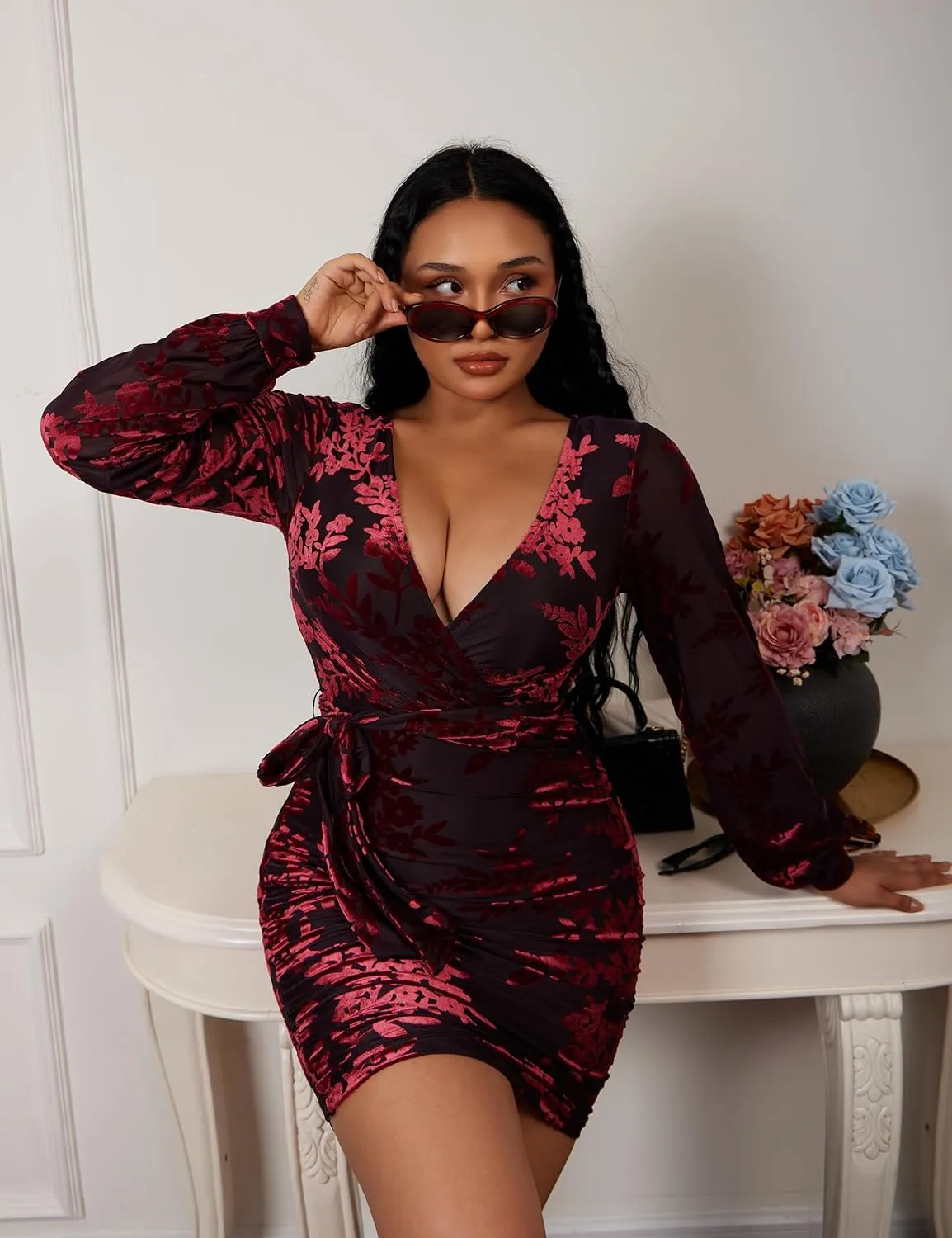 YMDUCH Women Sexy V Neck Long Sleeve Velvet Floral Bodycon Ruched Mini Cocktial Party Dress